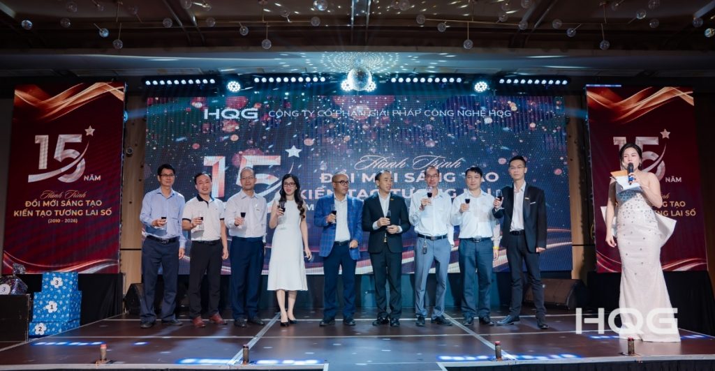 Nâng ly chúc mừng Lễ kỷ niệm 15 năm HQG